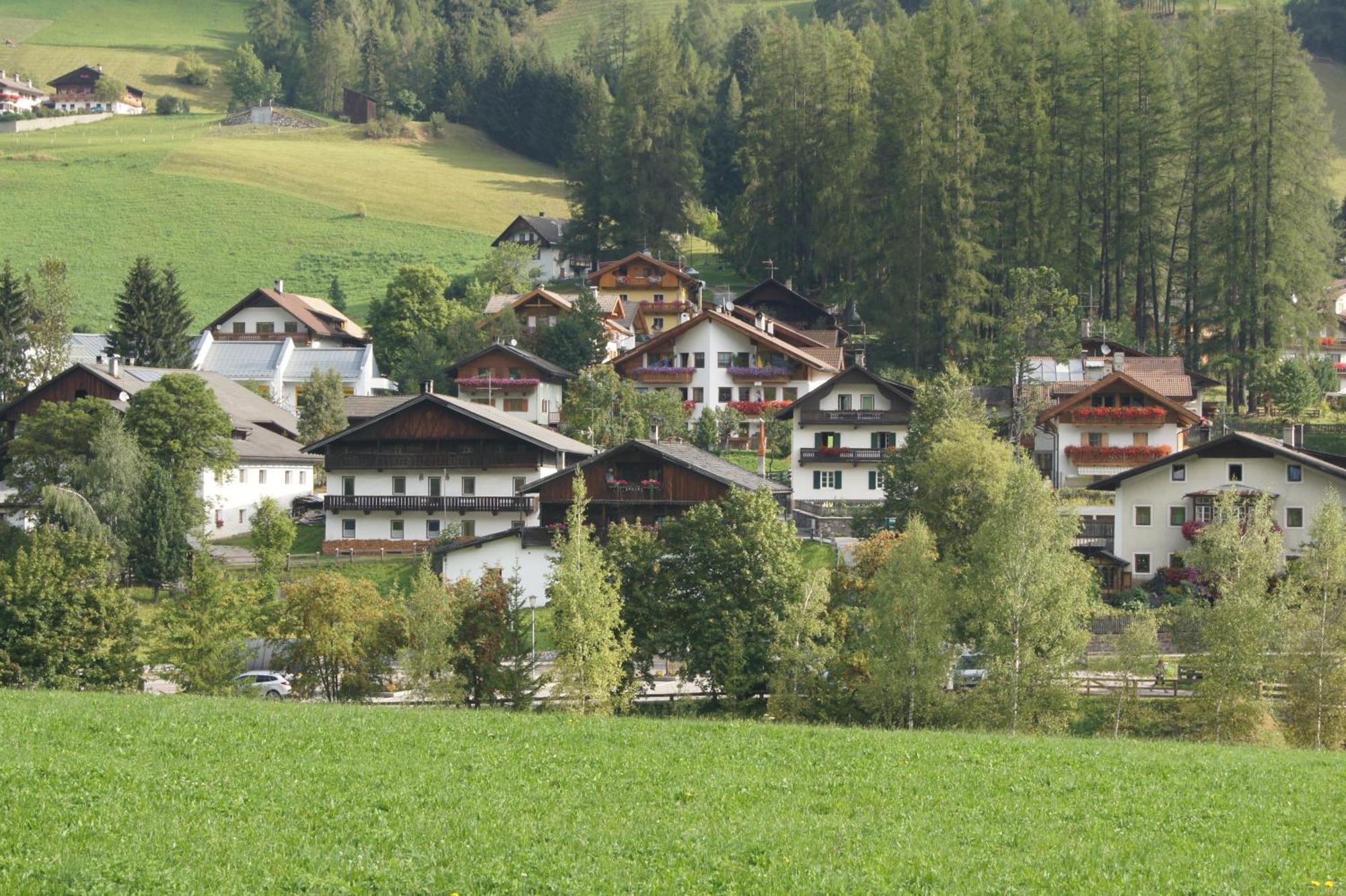 Ferienwohnungen Am Laerchenweg Sexten Buitenkant foto